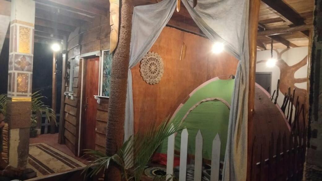 Tree House Cafe Ella Hostel Exterior photo